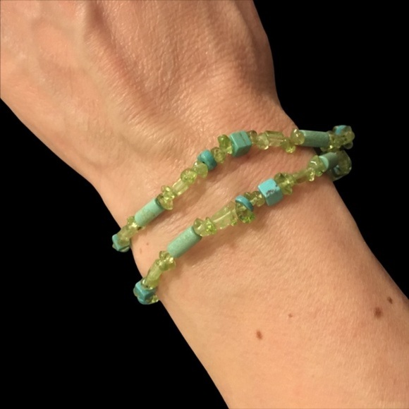 unknown Jewelry - VINTAGE Green and Turquoise Color Beaded Bracelet
